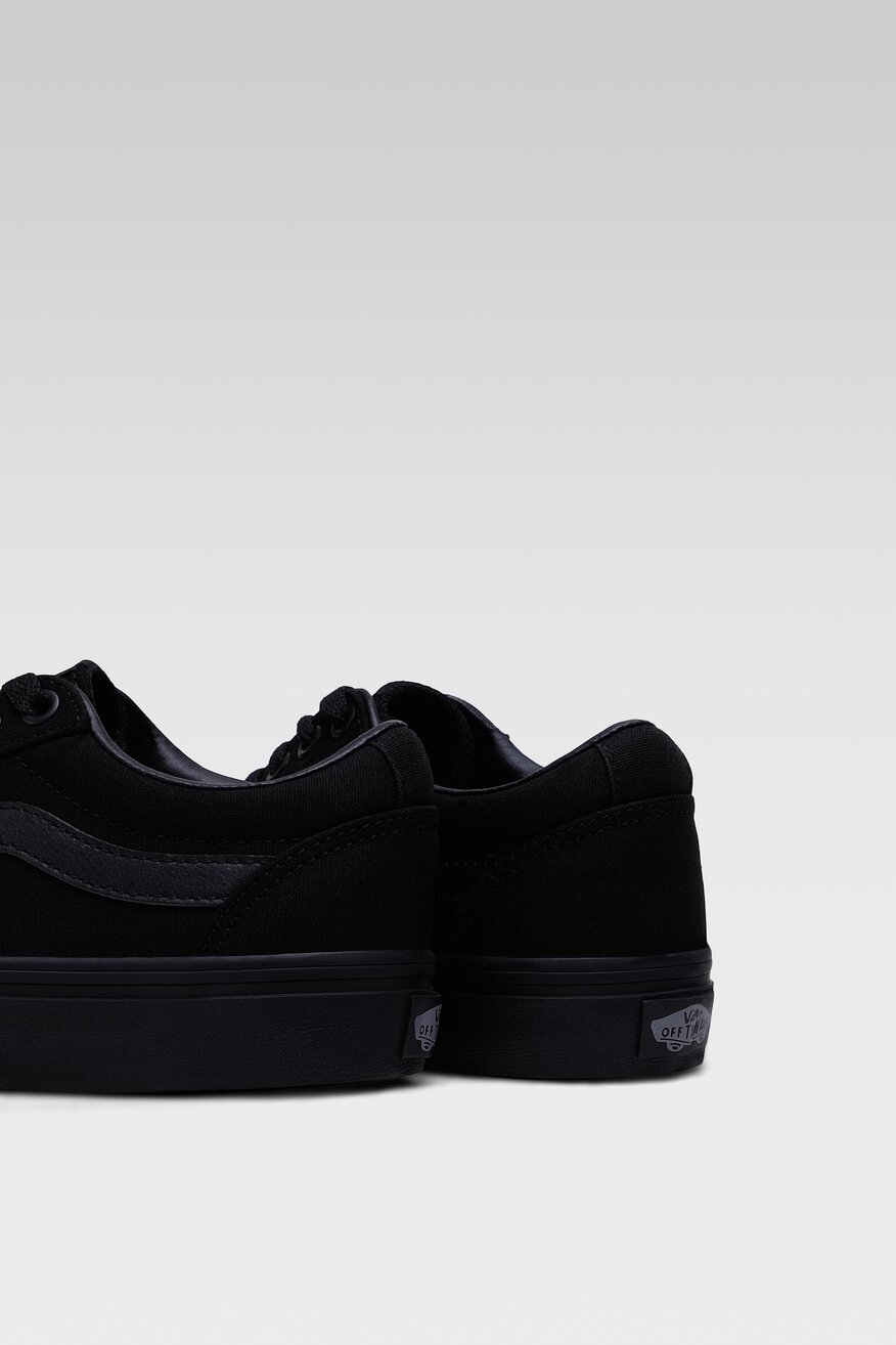 Vans - Trampki czarne sznurowane - 5904248602239
