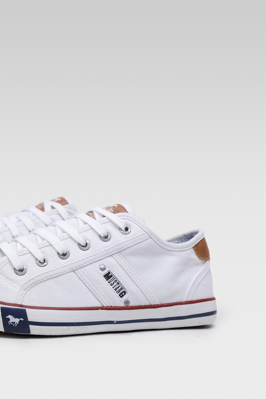 
                Mustang - Trampki klasyczne - 5904248414061