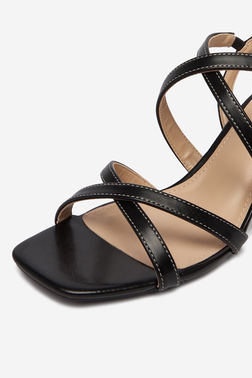 
                Сандалі Jenny ЧОРНИЙ - 5906751876046