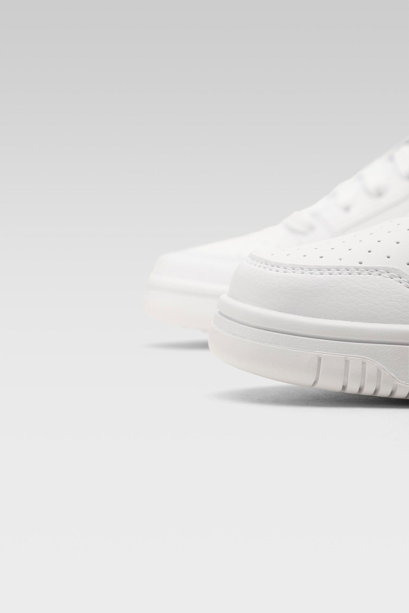 Obuwie sportowe Puma REBOUND LAYUP SL JR 37048602 Biały