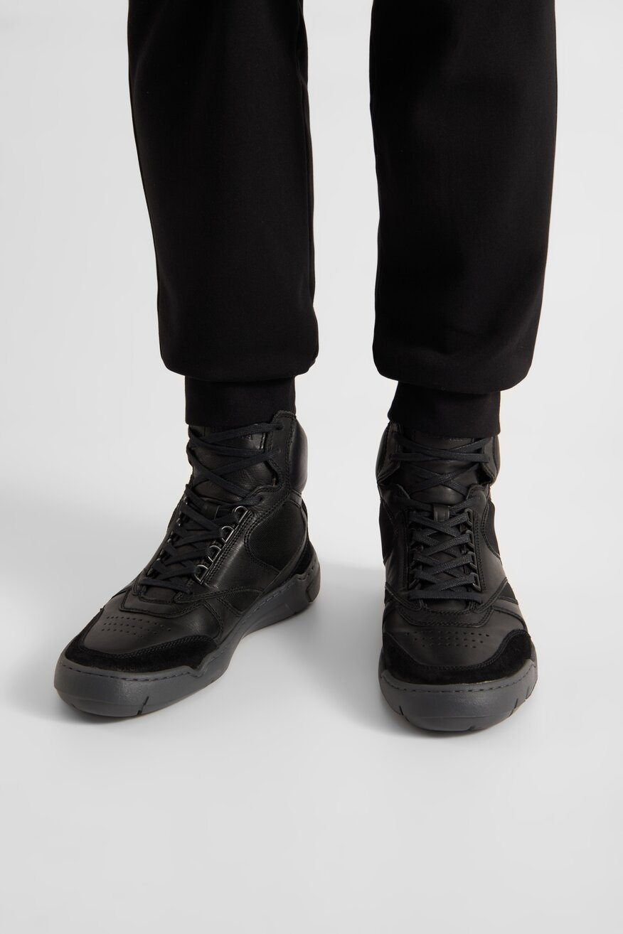 
                Tornacipő Badura FEKETE - 5904862838557