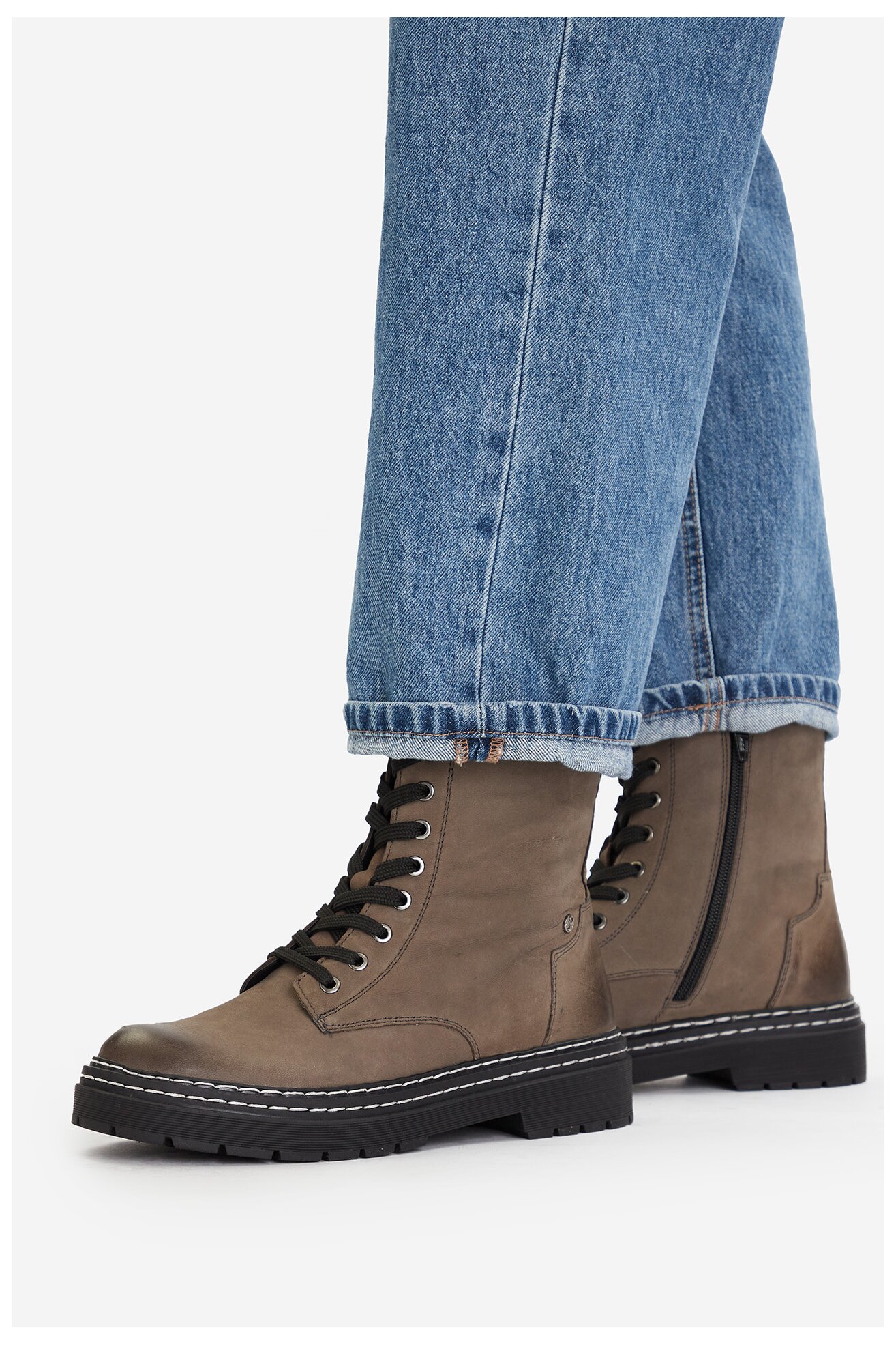 Šněrovací vyšší obuv Lasocki CEO-WI23-MICHAELA-02 ŠEDÁ