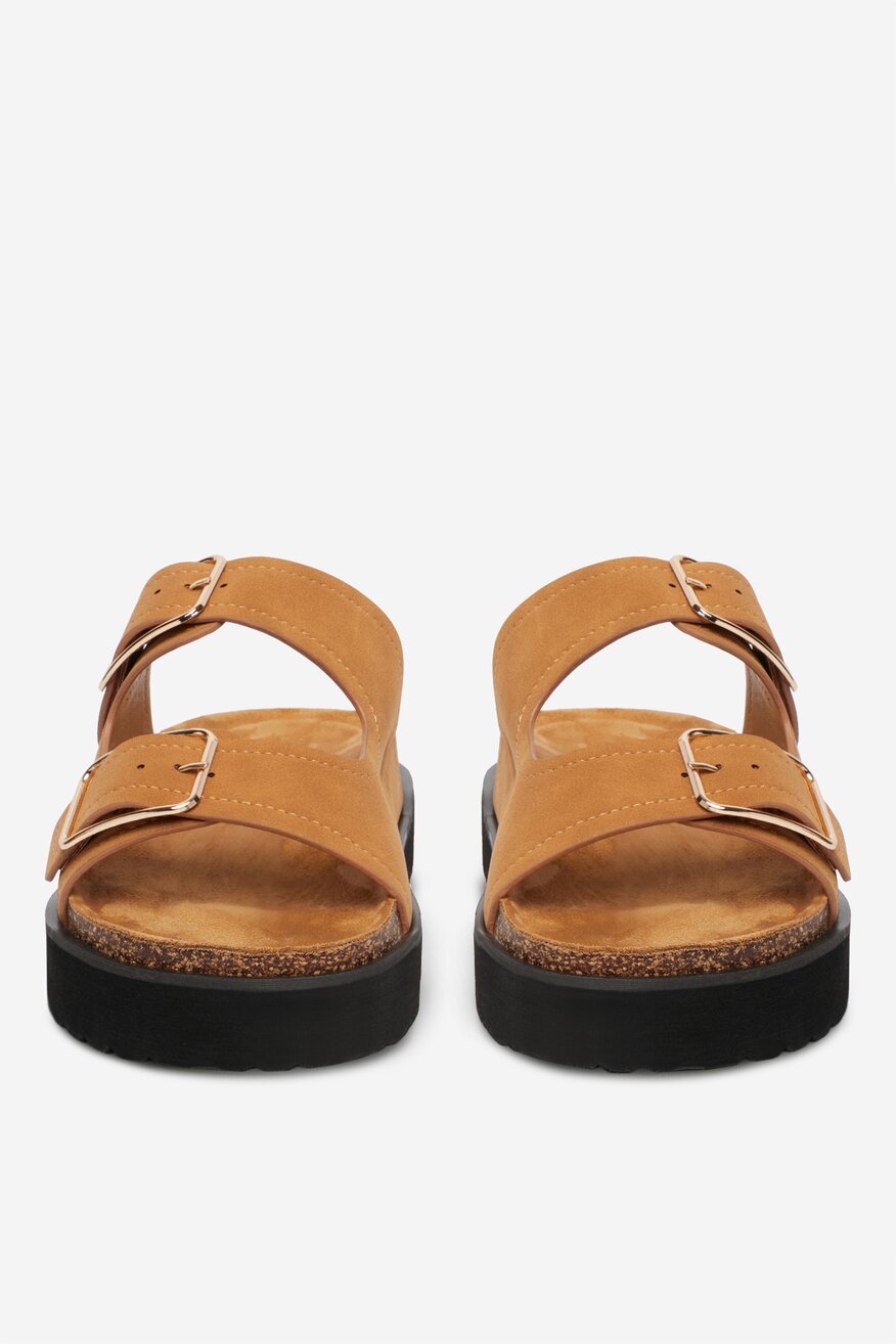 
                Шльопанець DeeZee ВЕРБЛЮЖИЙ - 5906751919408