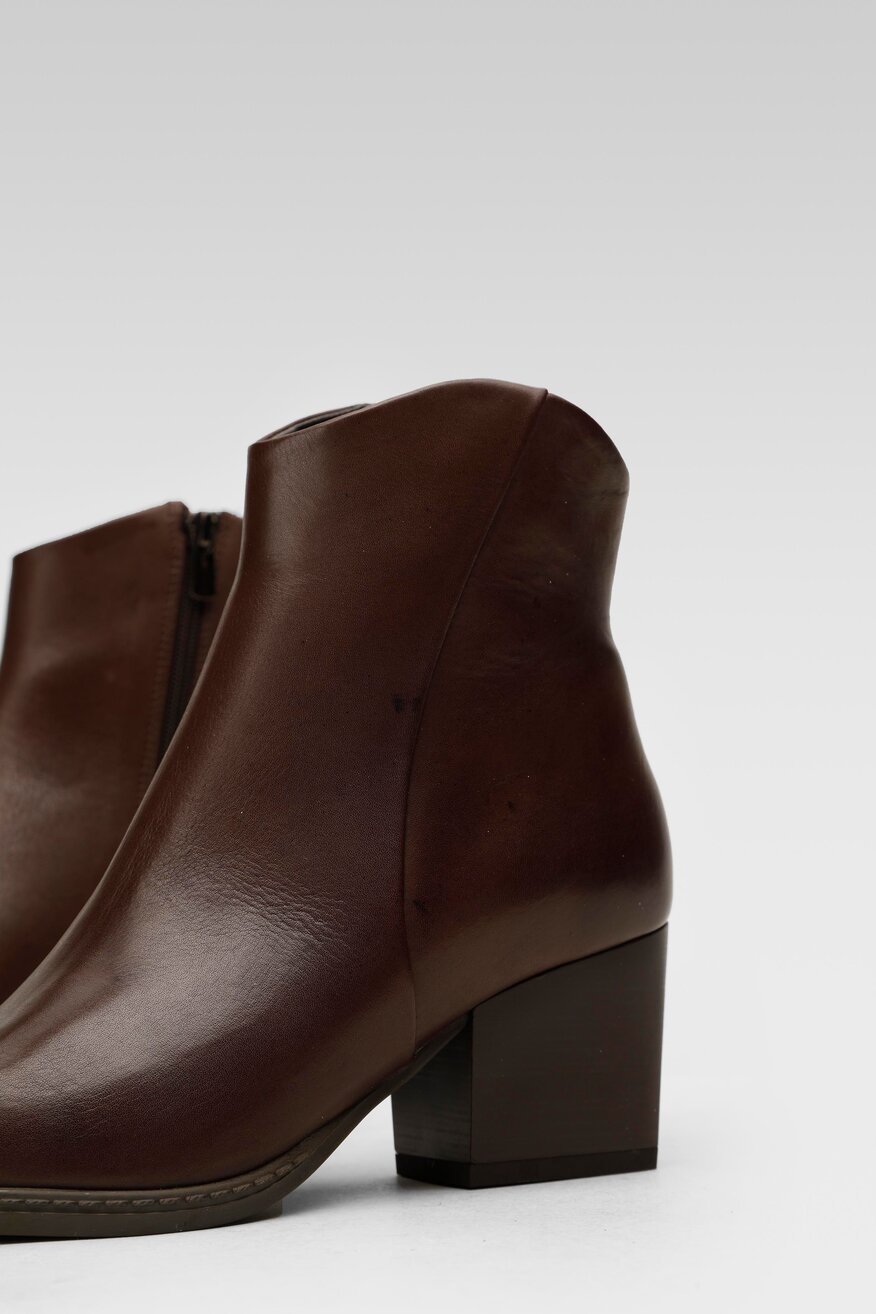 Lasocki - Skórzane botki brązowe - 5904248094249