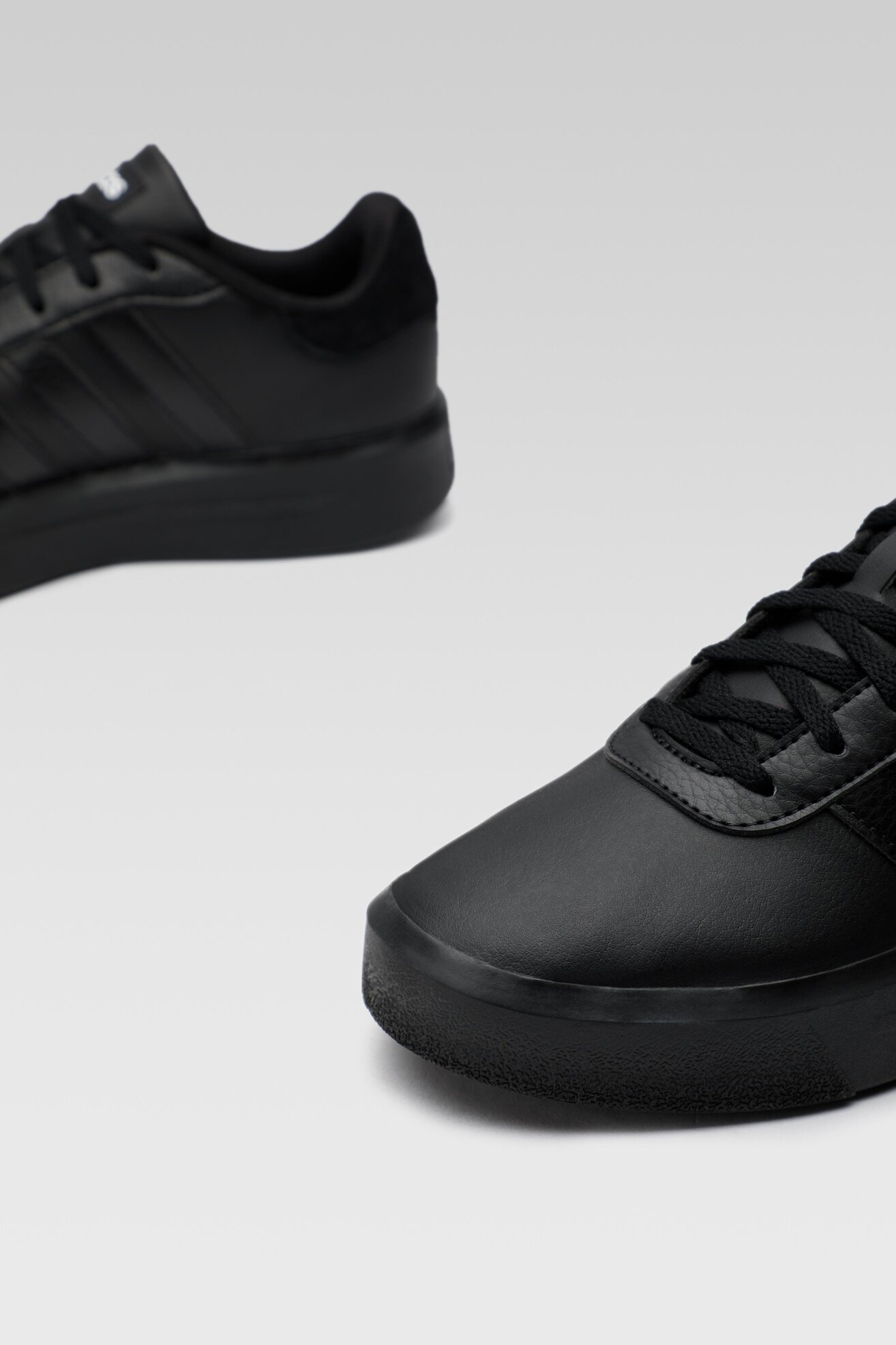 Obuwie sportowe adidas COURT PLATFORM GV8995 Czarny