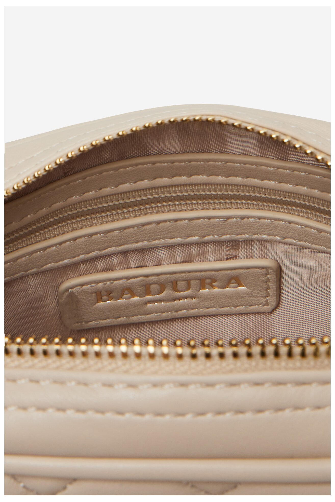 Kézitáska Badura TYL00304. KRÉMSZÍNŰ