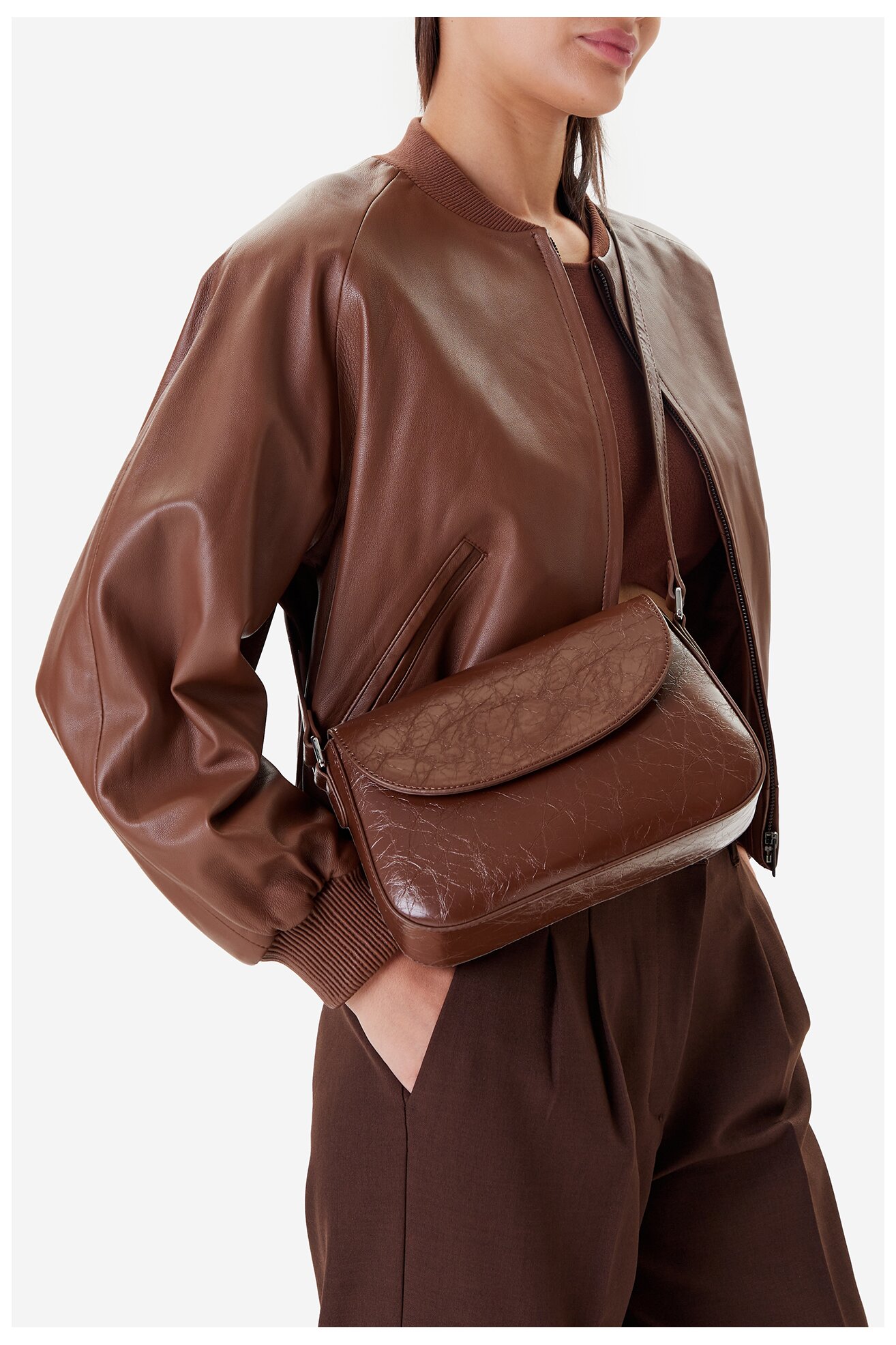 Kézitáska Jenny C-JEN-L-001-08 BARNA