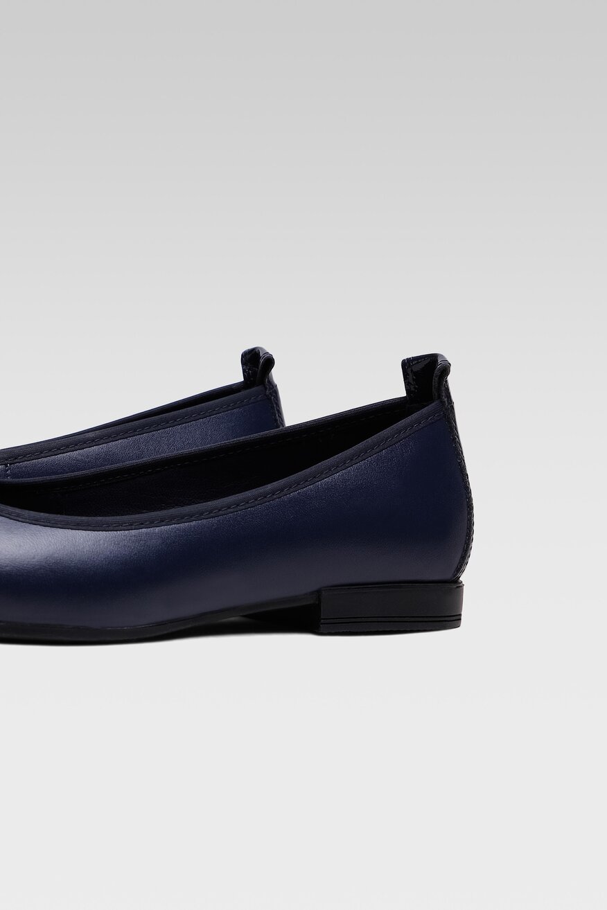 
                Lasocki - Skórzane baleriny granatowe - 5904248422448