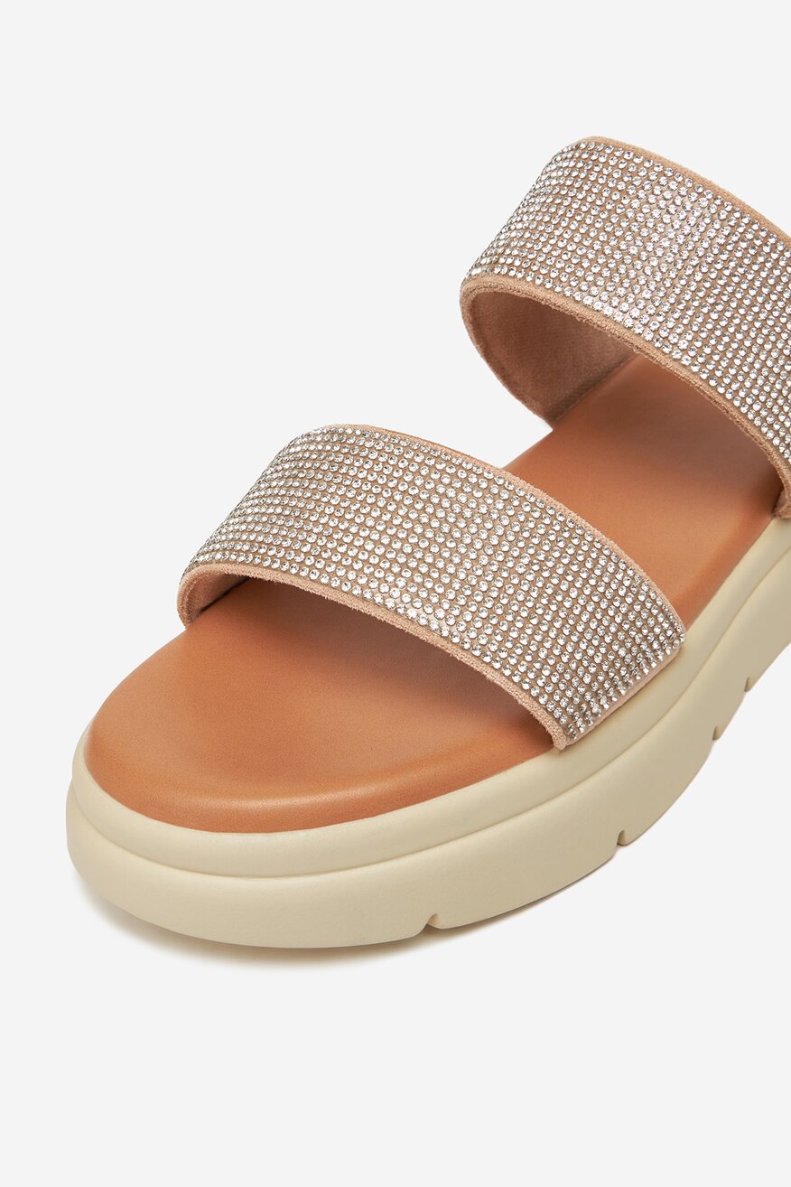 
                Шльопанець Clara Barson БЕЖЕВИЙ - 5906751131688