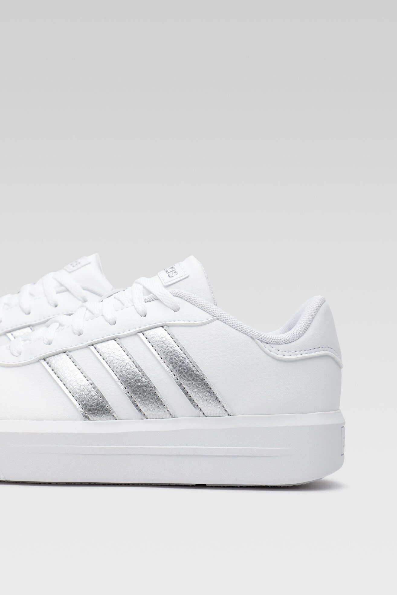 Obuwie sportowe adidas COURT PLATFORM GV8996 Biały