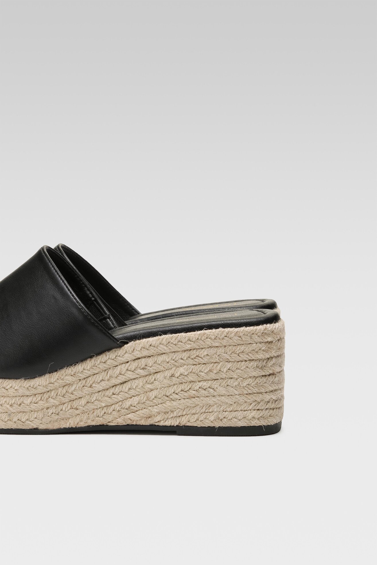 Шльопанець DeeZee BESSY HRT220719 ЧОРНИЙ