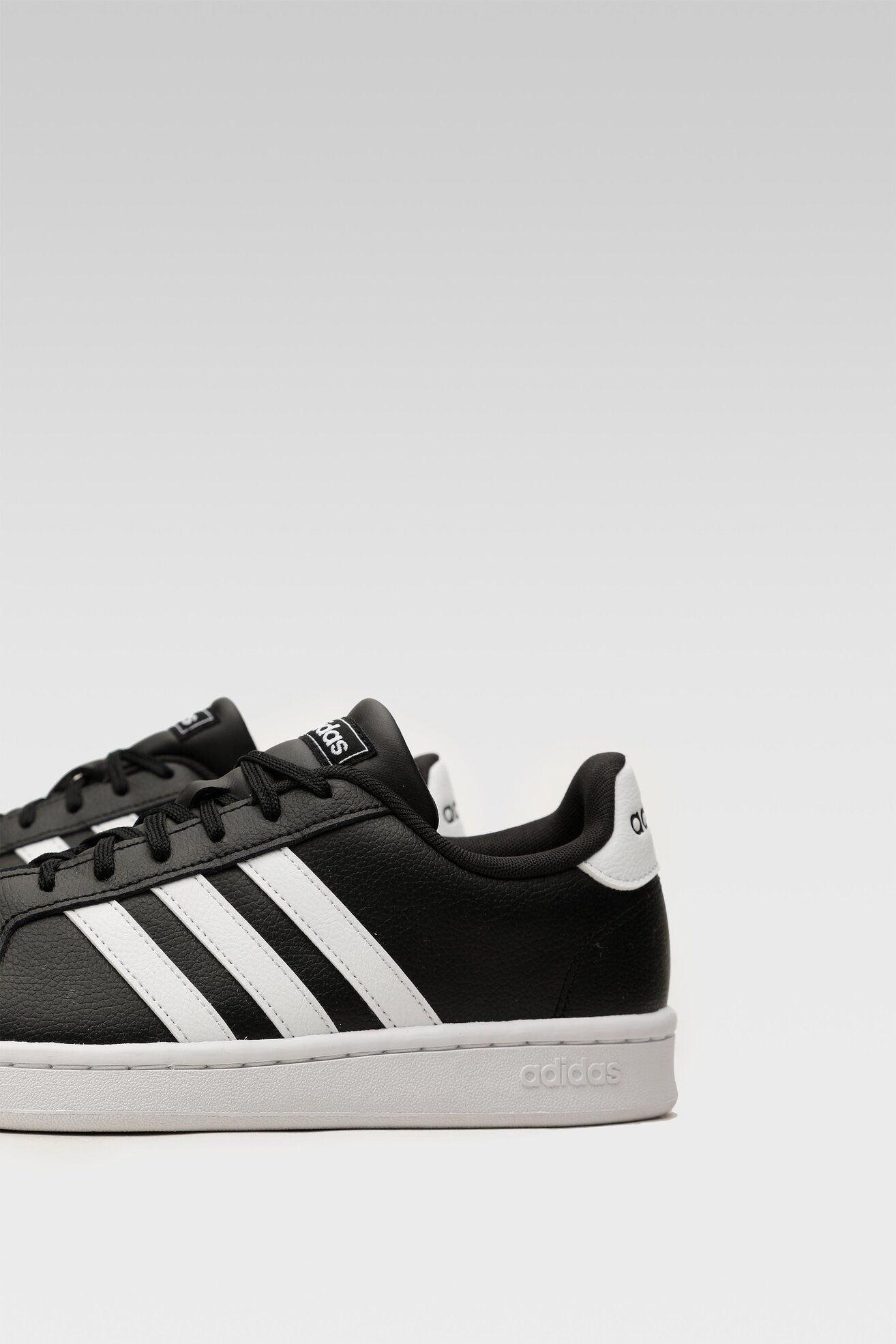 Obuwie sportowe adidas GRAND COURT F36393 Czarny