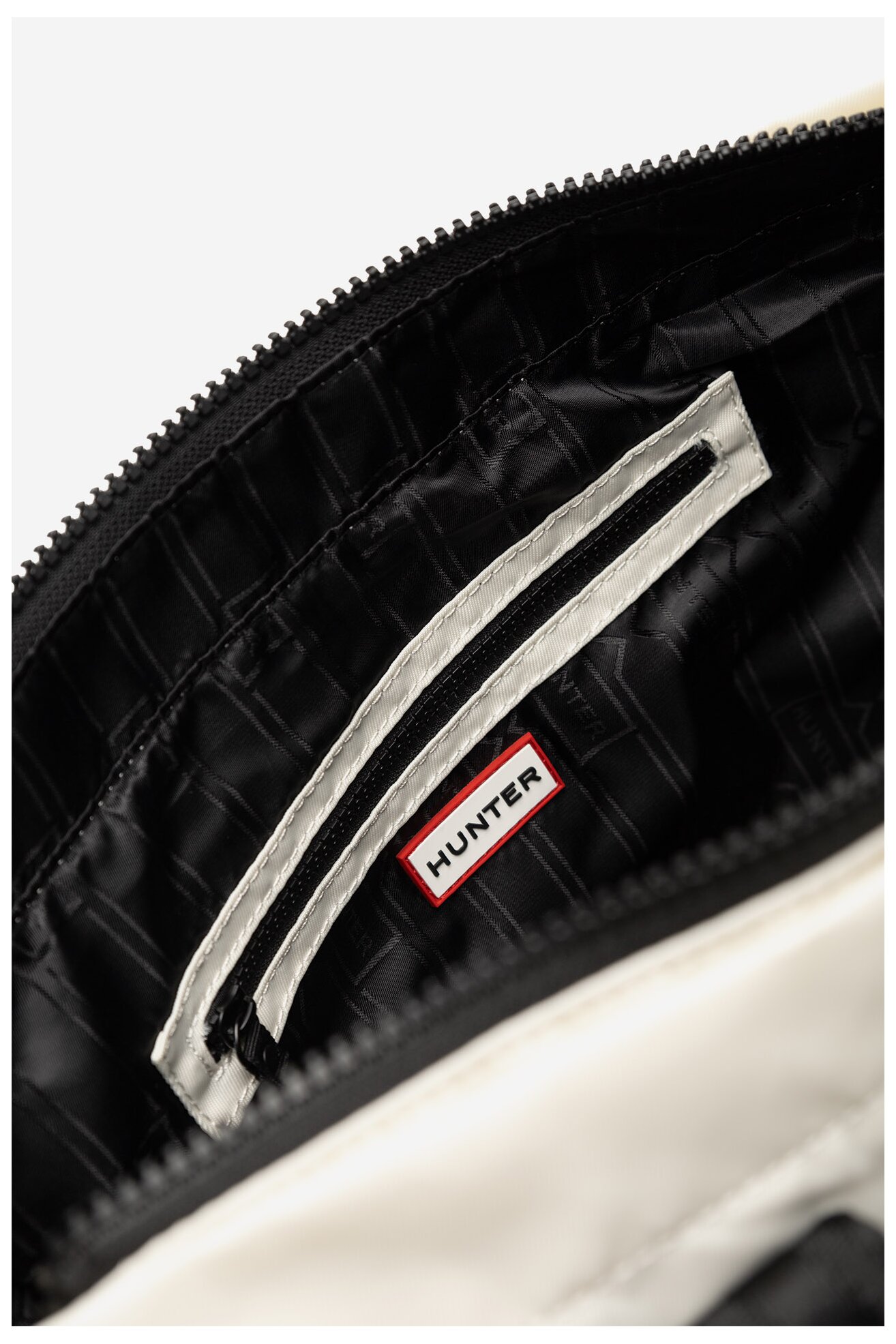 Дамска чанта HUNTER HTR-B-003-06 БЕЖОВ