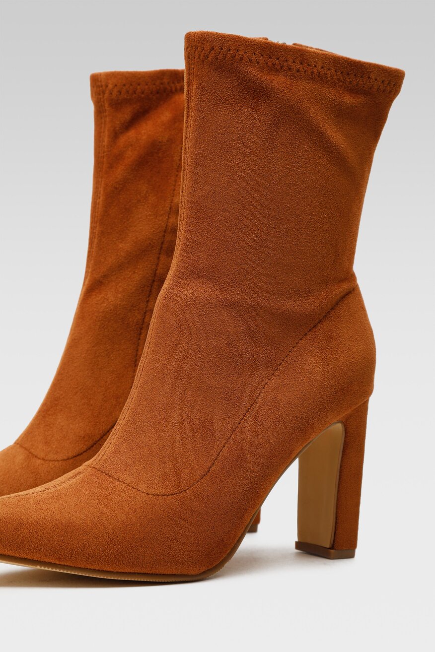 
                Jenny Fairy - Botki na obcasie szpice - 5903698986760