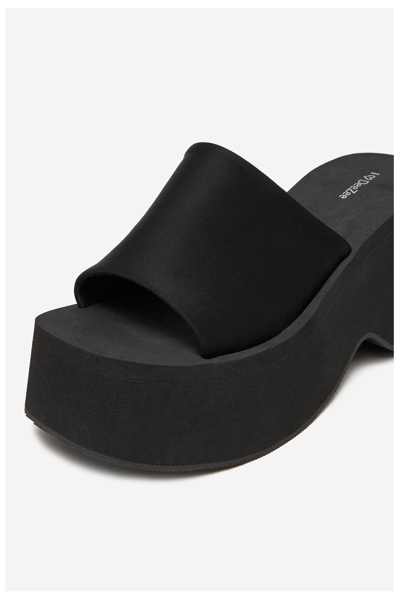 Шльопанець DeeZee E2485-1 ЧОРНИЙ