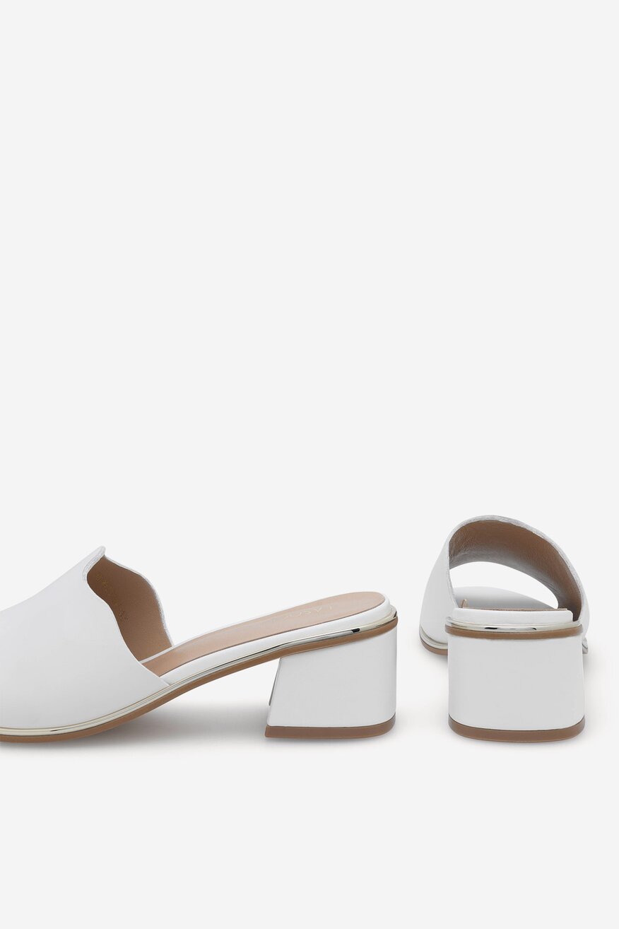 
                Lasocki - Klapki skórzane - 5905588569831