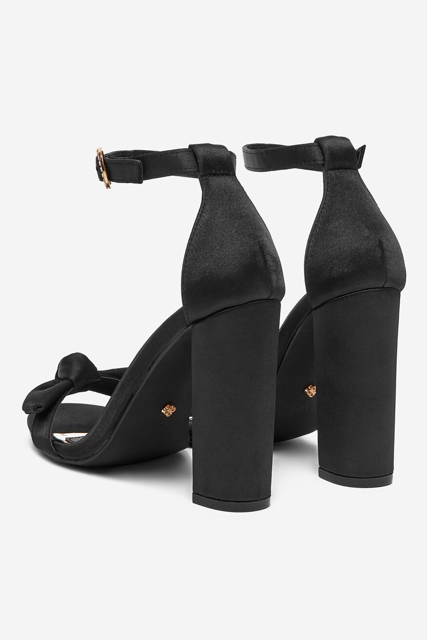 
                DeeZee - Sandały na słupku - 5906751104965