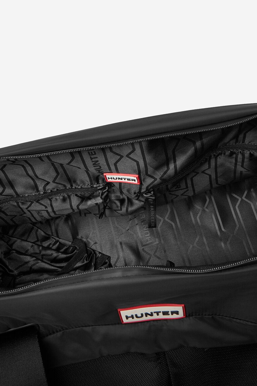 
                Utazó táska HUNTER FEKETE - 5906751350195