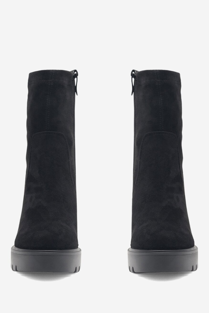 
                DeeZee - Botki na słupku - 5904862994475