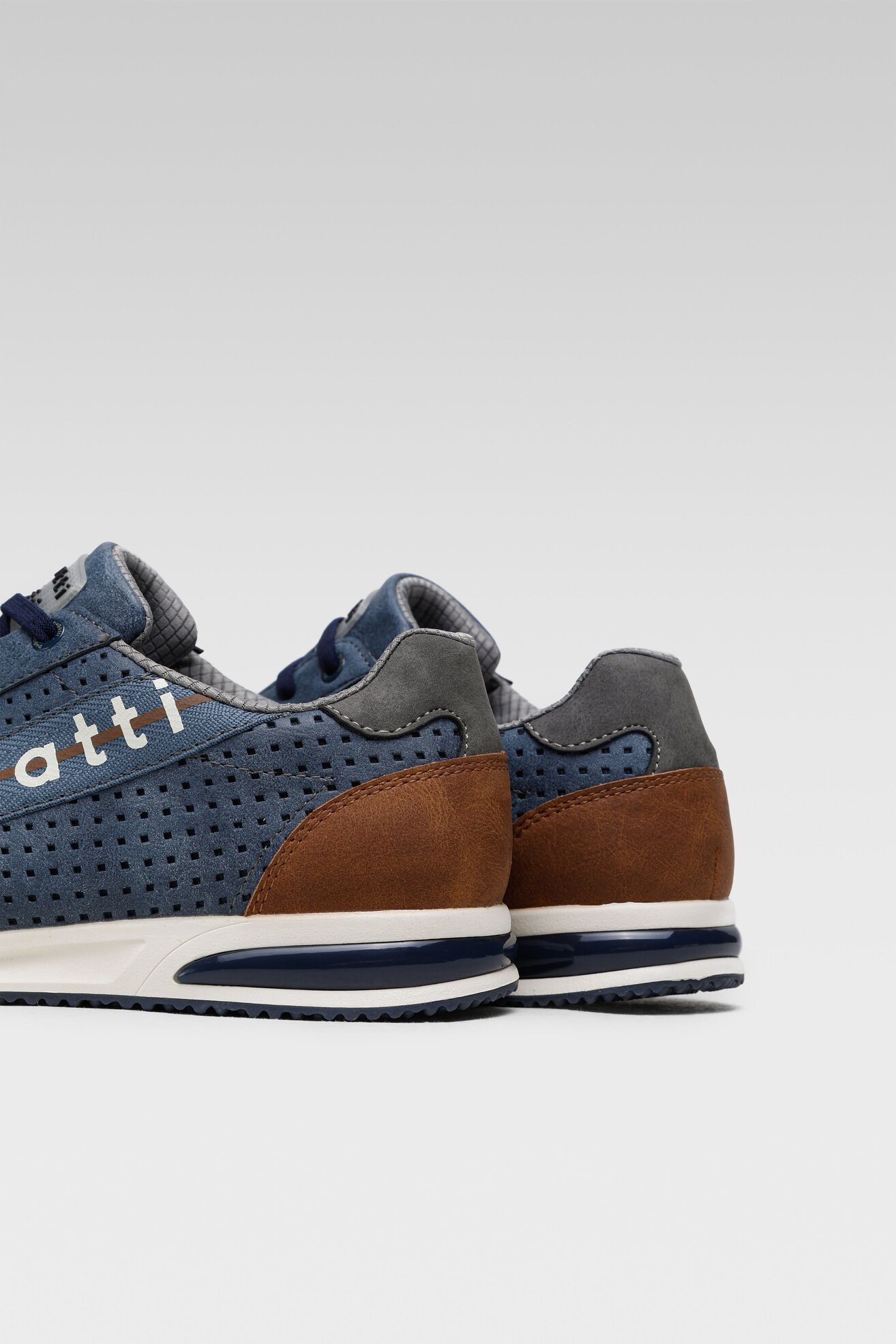 Sneakers Bugatti 321-A3801-5000-4000 Granatowy