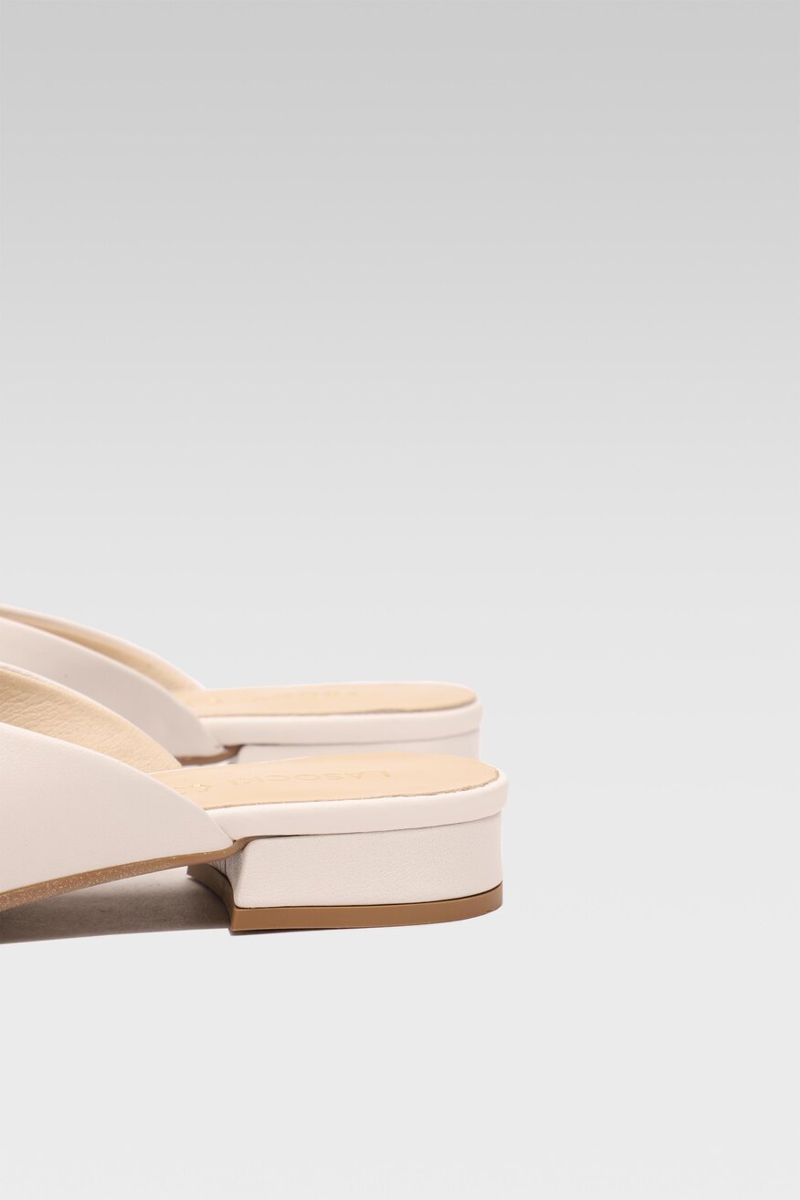 
                Lasocki - Skórzane klapki mule - 5903698654140