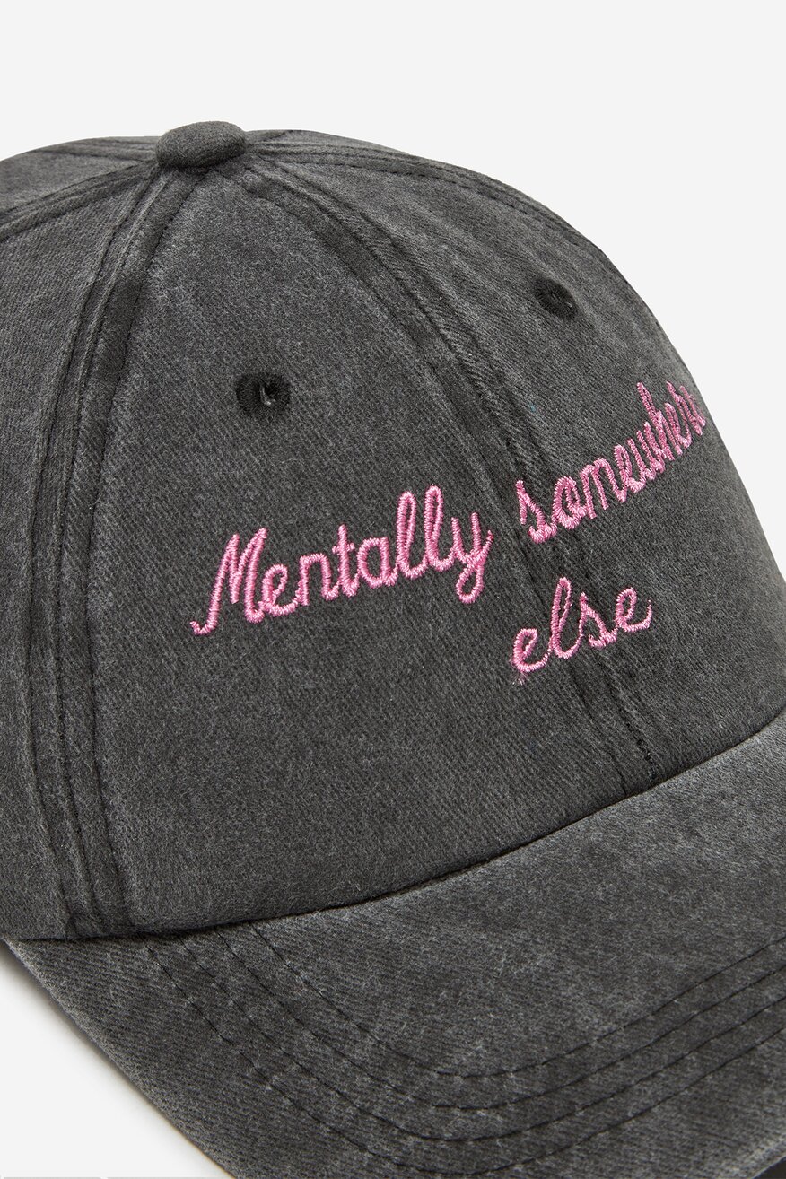 
                Női sapka DeeZee FEKETE - 5906751110300