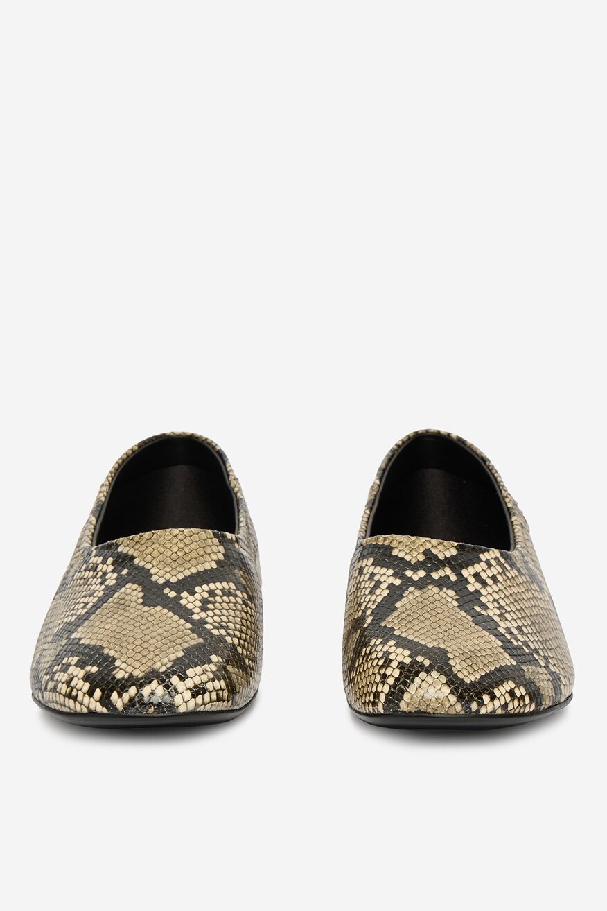 
                Балетки Gino Rossi ЧОРНИЙ - 5907964017820