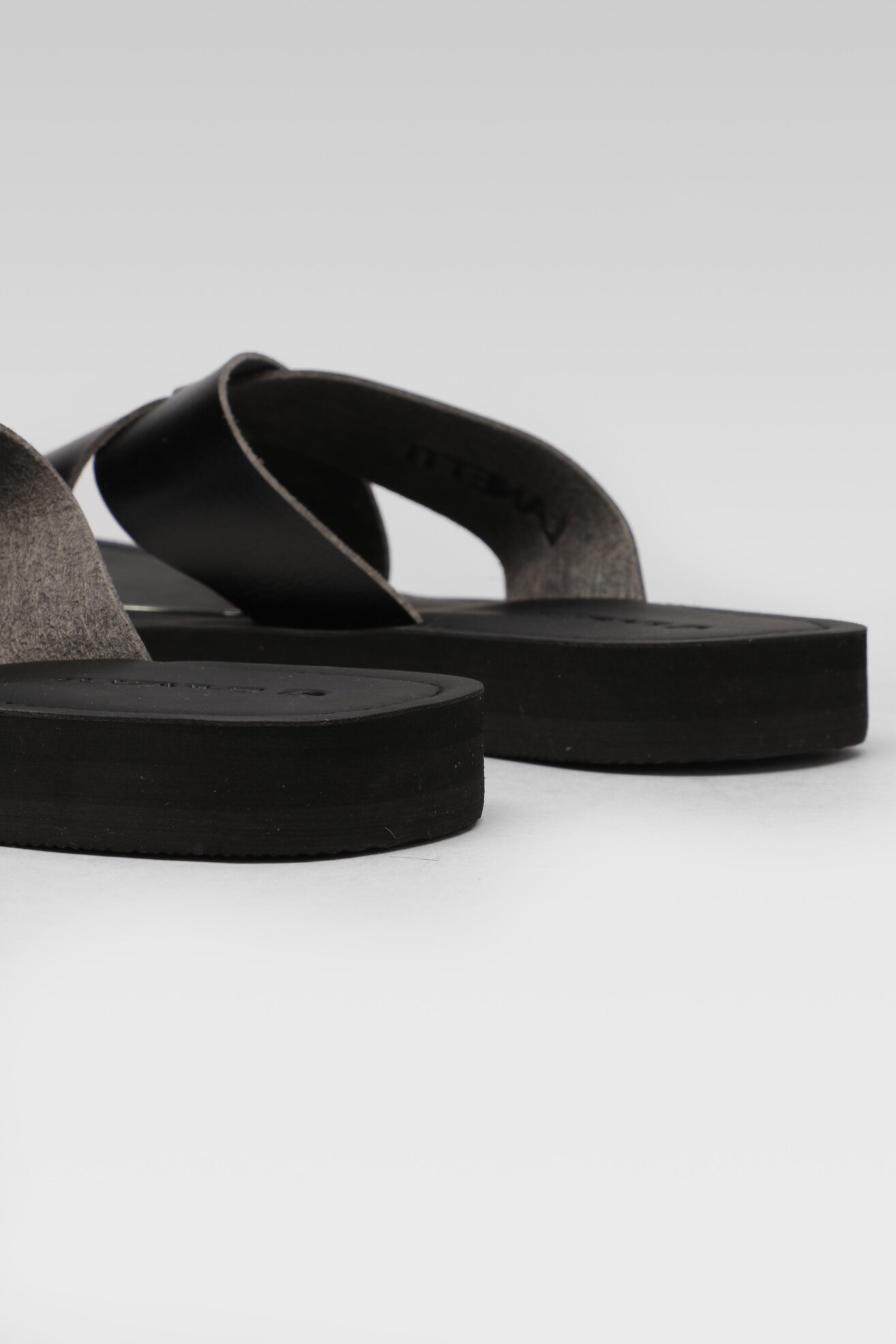 Klapki Lanetti 808017A Czarny