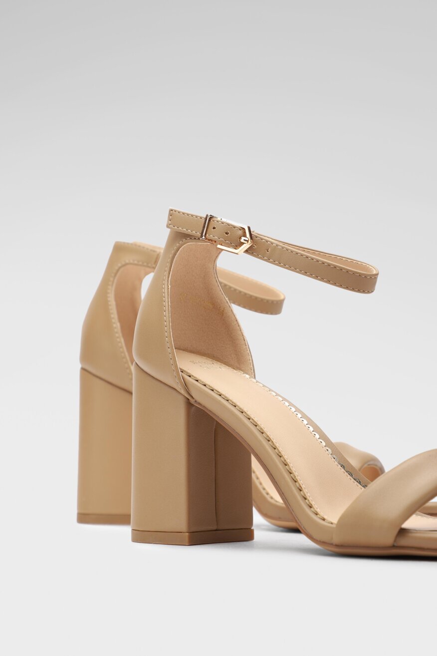 
                Jenny Fairy - Sandały na obcasie beżowe - 5903698222134