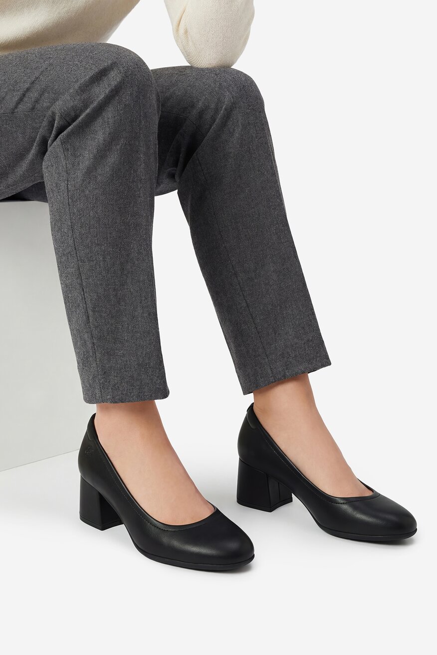 
                        Елегантни обувки Go Soft CEO-LAS0903-1 ЧЕРЕН - 5906751964347