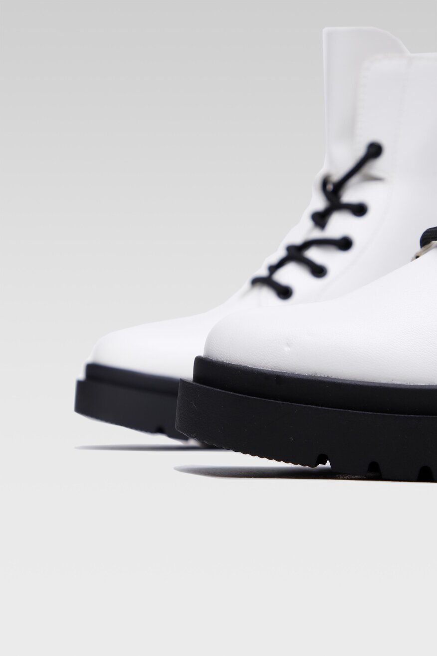 
                DeeZee - Kozaki pastelowe białe - 5904248043841