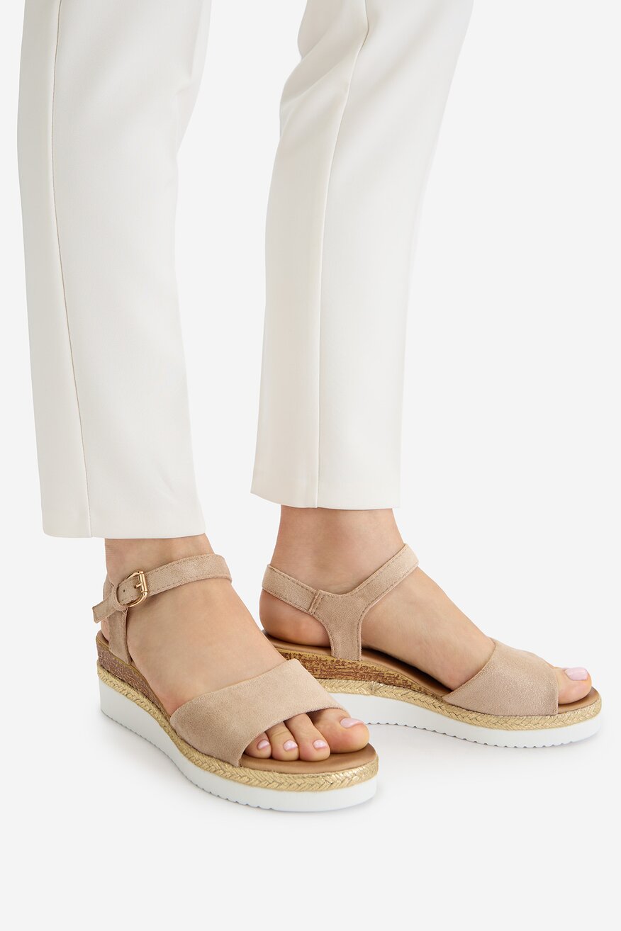 
                Сандалі Jenny БЕЖЕВИЙ - 5906751727393