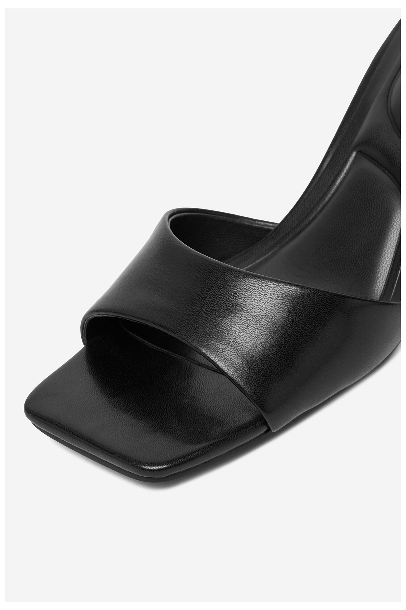 Klapki Jenny CEO-CD25-050 Czarny