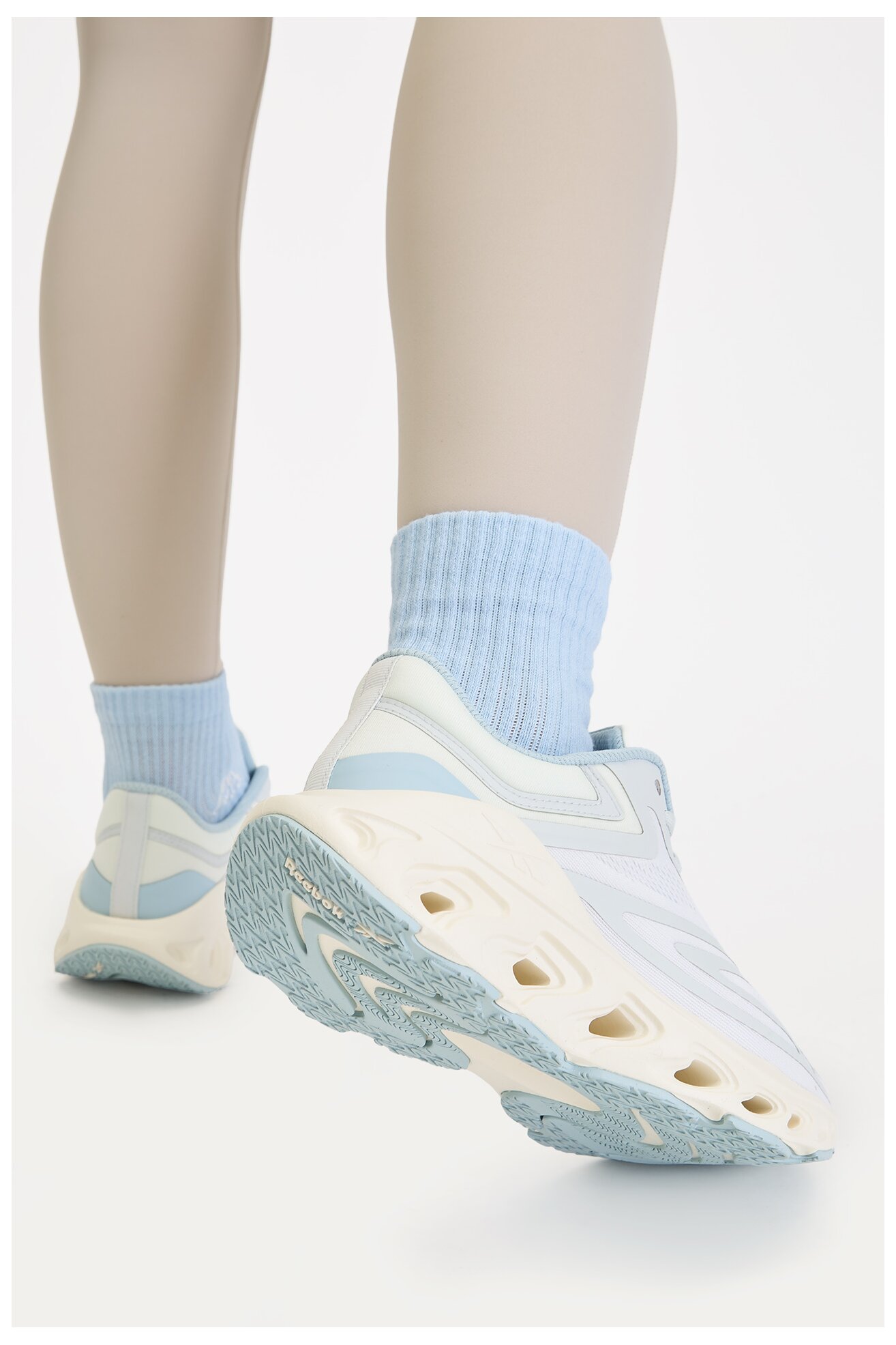 Спортни обувки Reebok EO-FUEL FLEX RUN 100244524 С ЦВЯТ НА ЕСЕНЕН МИНЗУХАР