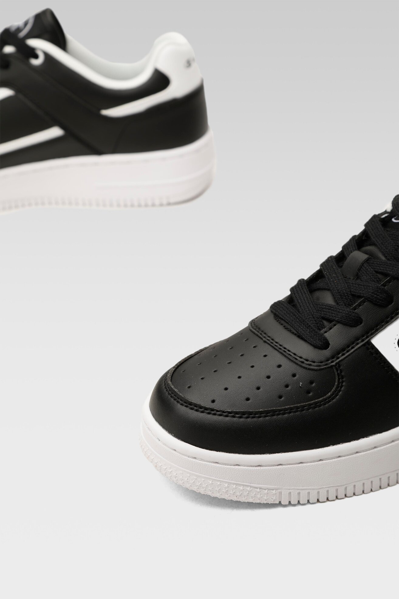 Obuwie sportowe Champion FOUL PLAY ELEMENT LOW S21775-KK001 Czarny