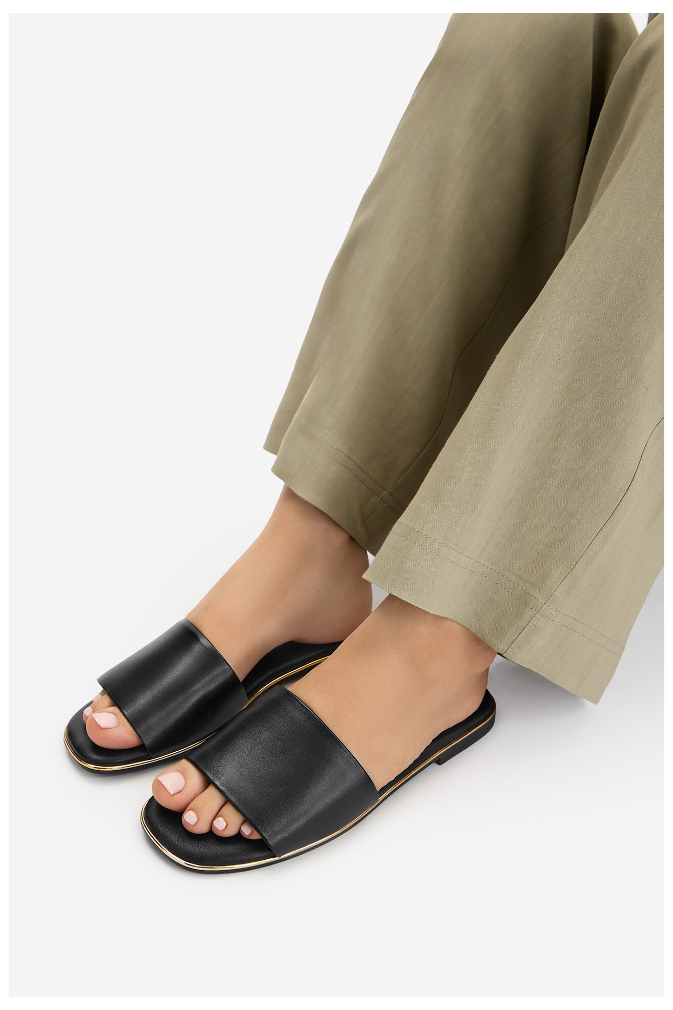 Шльопанець Lasocki CEO-RST-HOSTA-01 ЧОРНИЙ