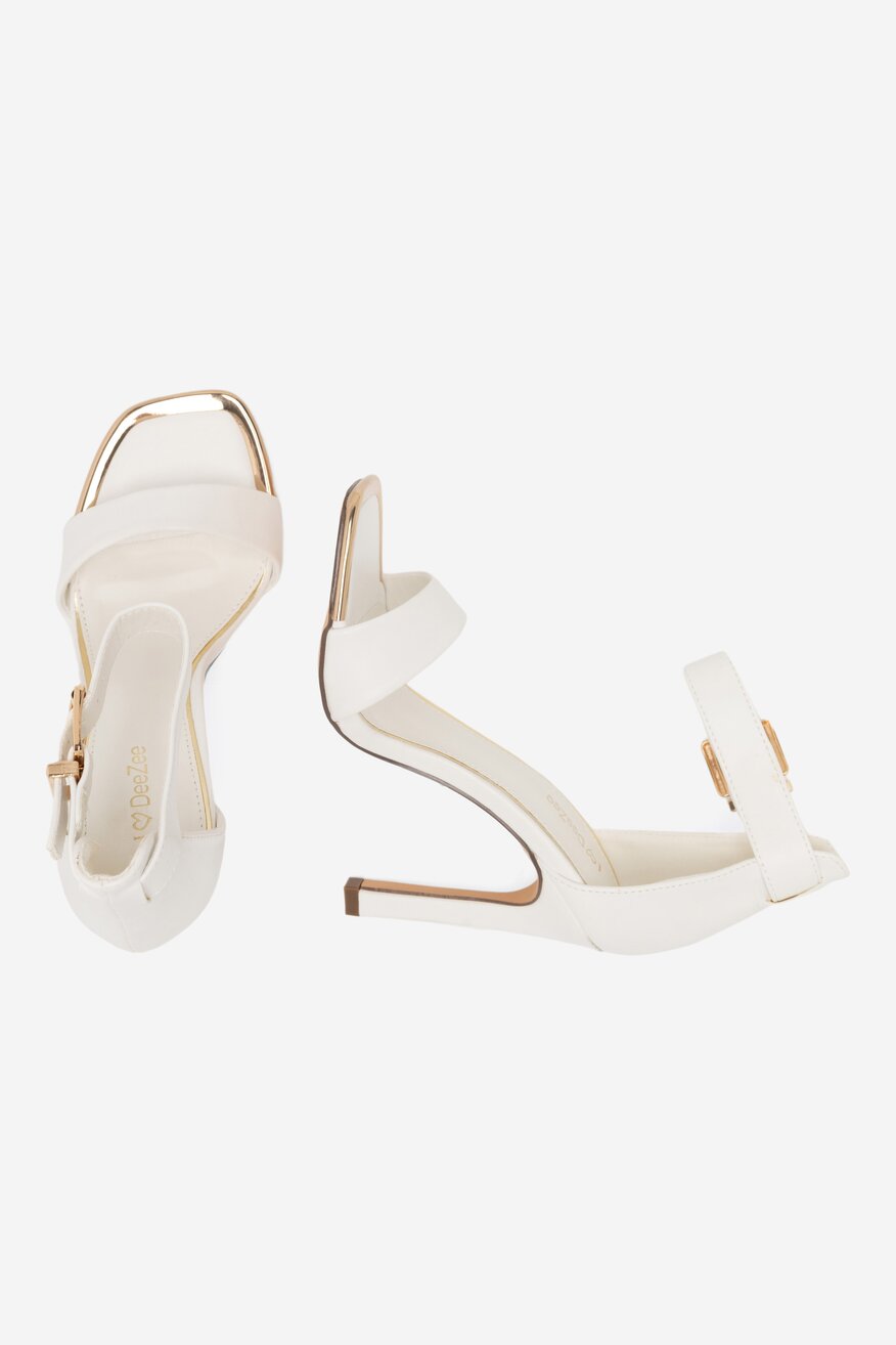 
                DeeZee - Sandały białe - 5904862501628