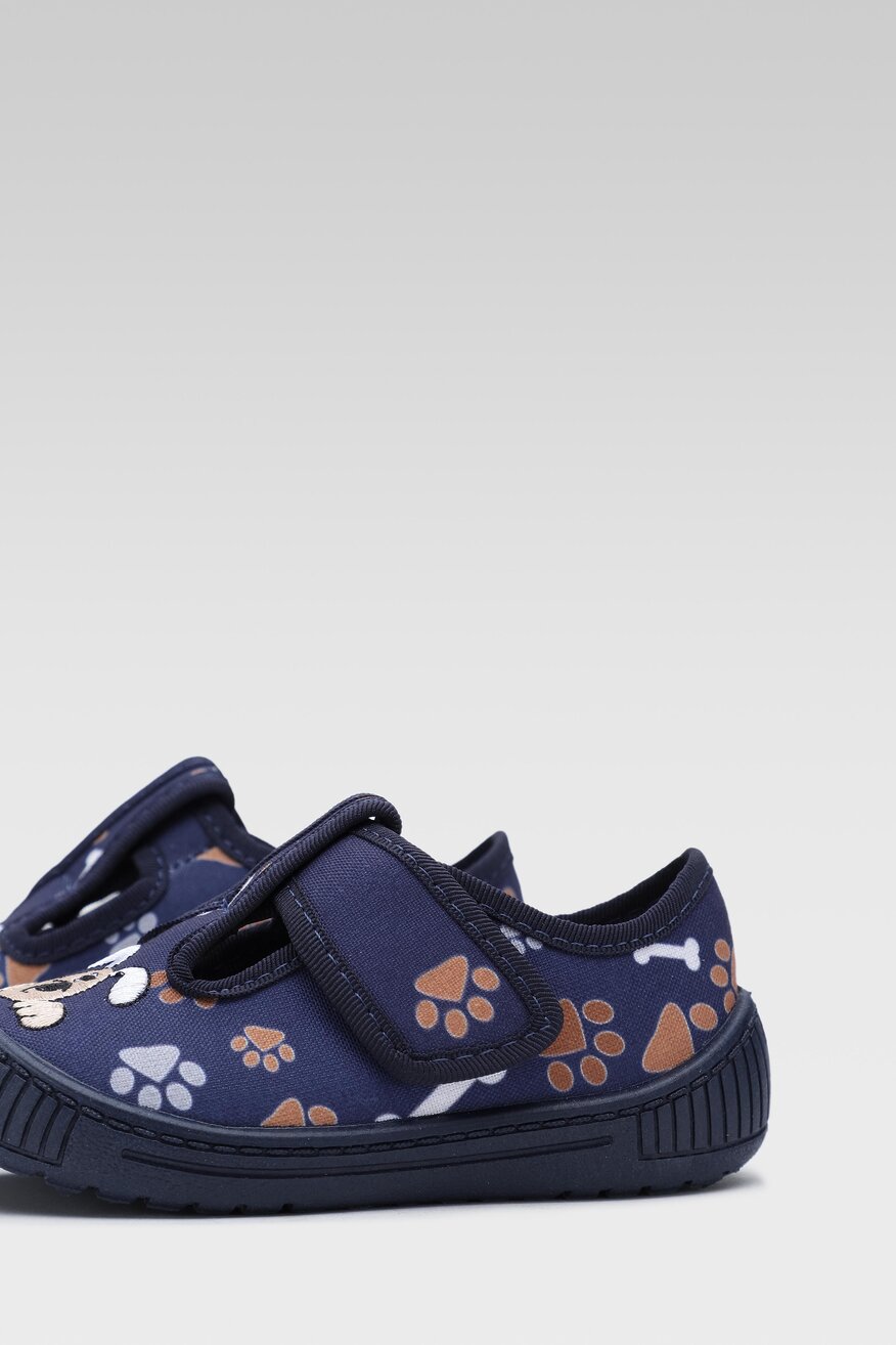 MB - Kapcie z printem granatowe - 5903698807799