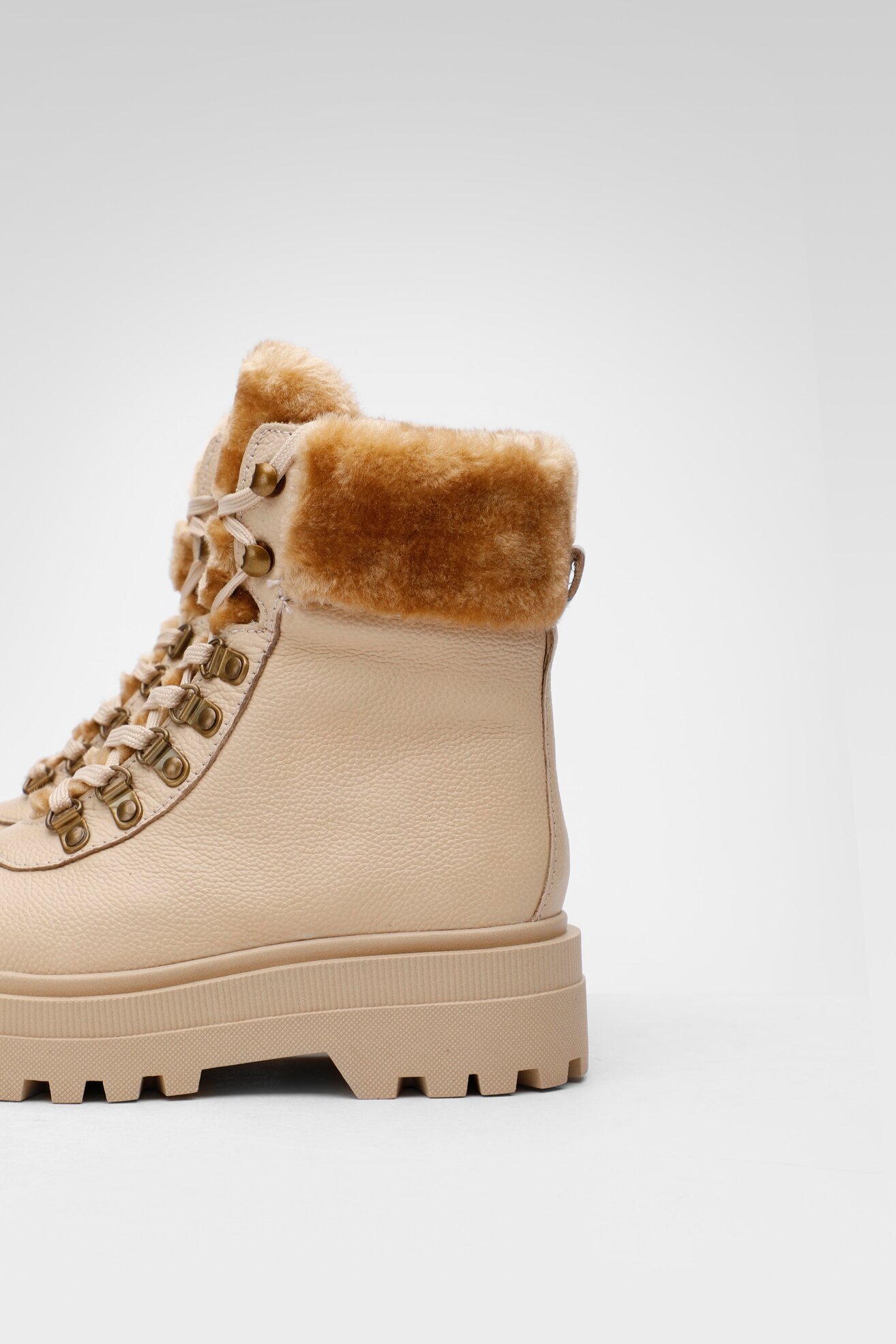 Duboke cipele Lasocki WI16-UTRA-04 BEŽ