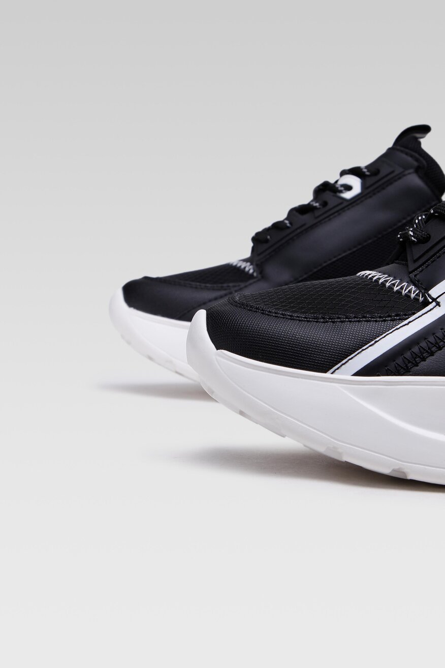 
                Nylon Red - Sneakersy czarne sznurowane - 5904248457723