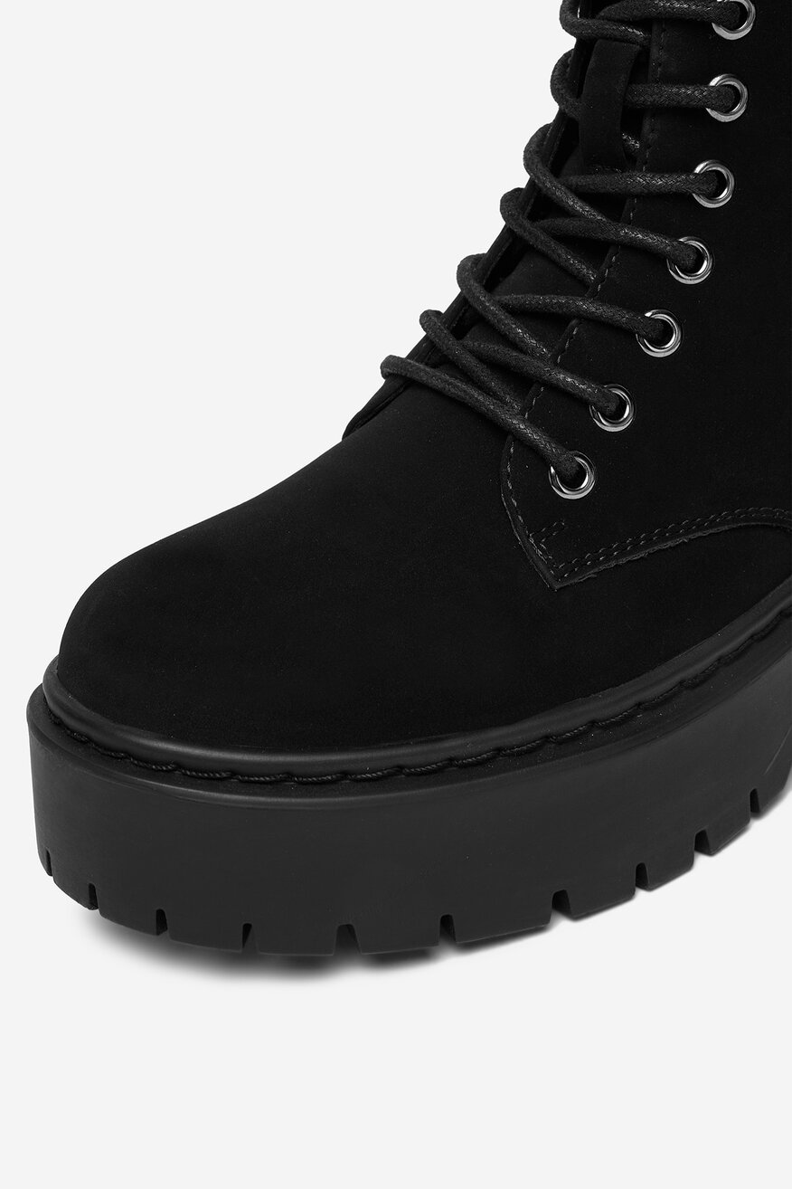 
                Боти DeeZee ЧЕРЕН - 5906751310274