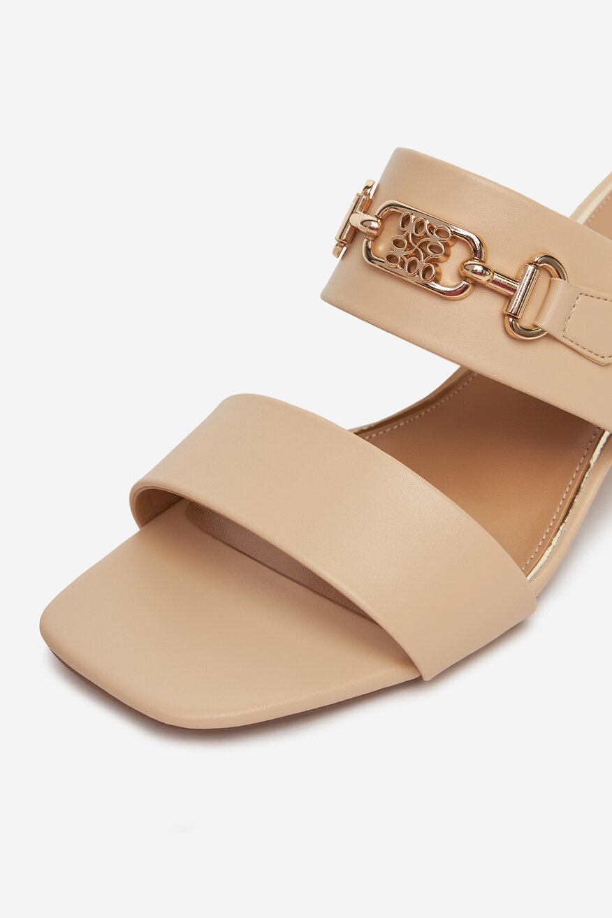Flip-flop NINE WEST VILÁGOSBÉZS - 5906751099544