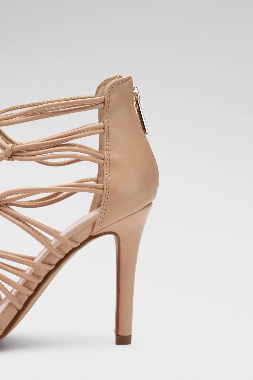 
                Jenny Fairy - Sandały na obcasie rzymianki - 5903698415291