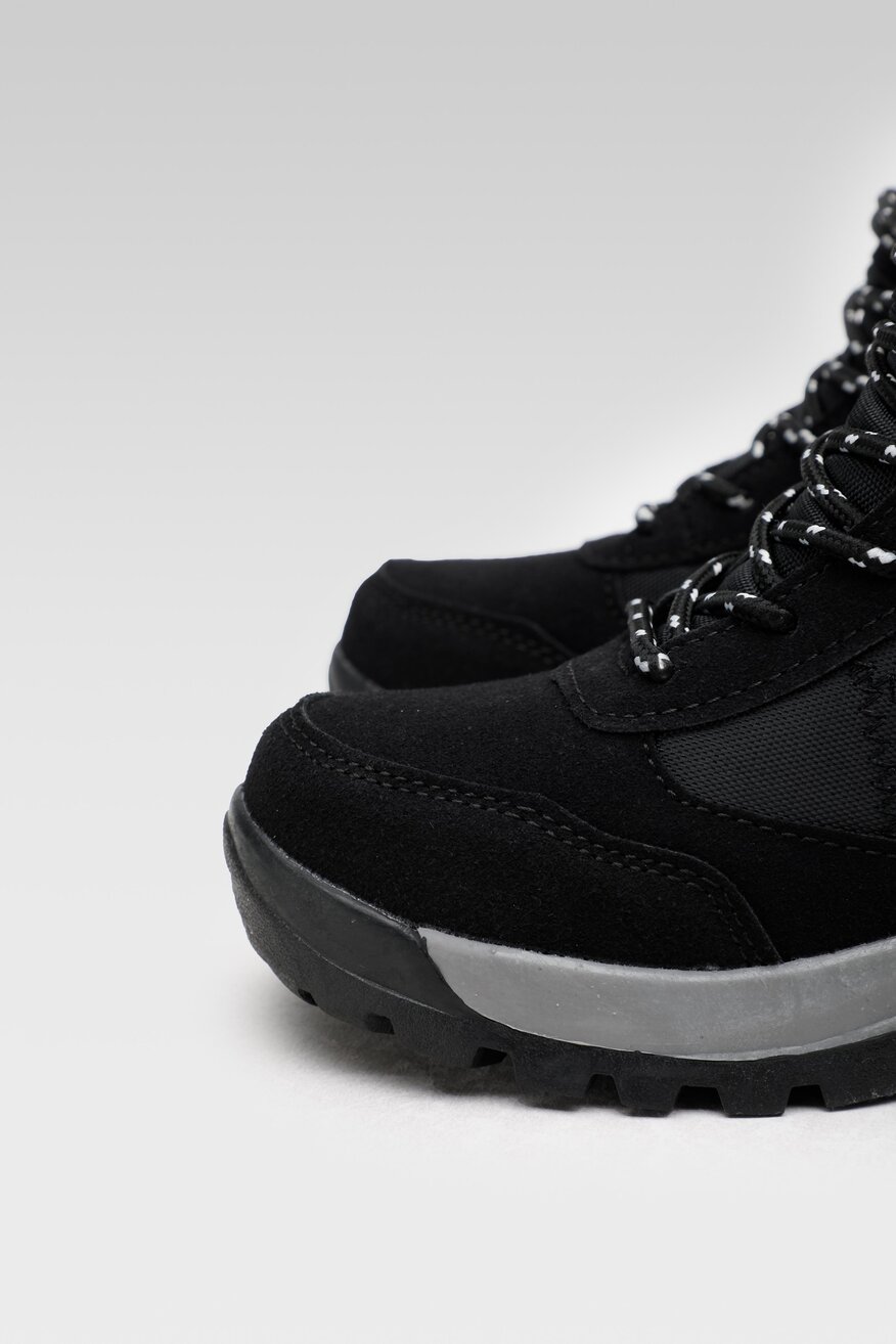 
                Csizma Action Boy FEKETE - 5904862414508