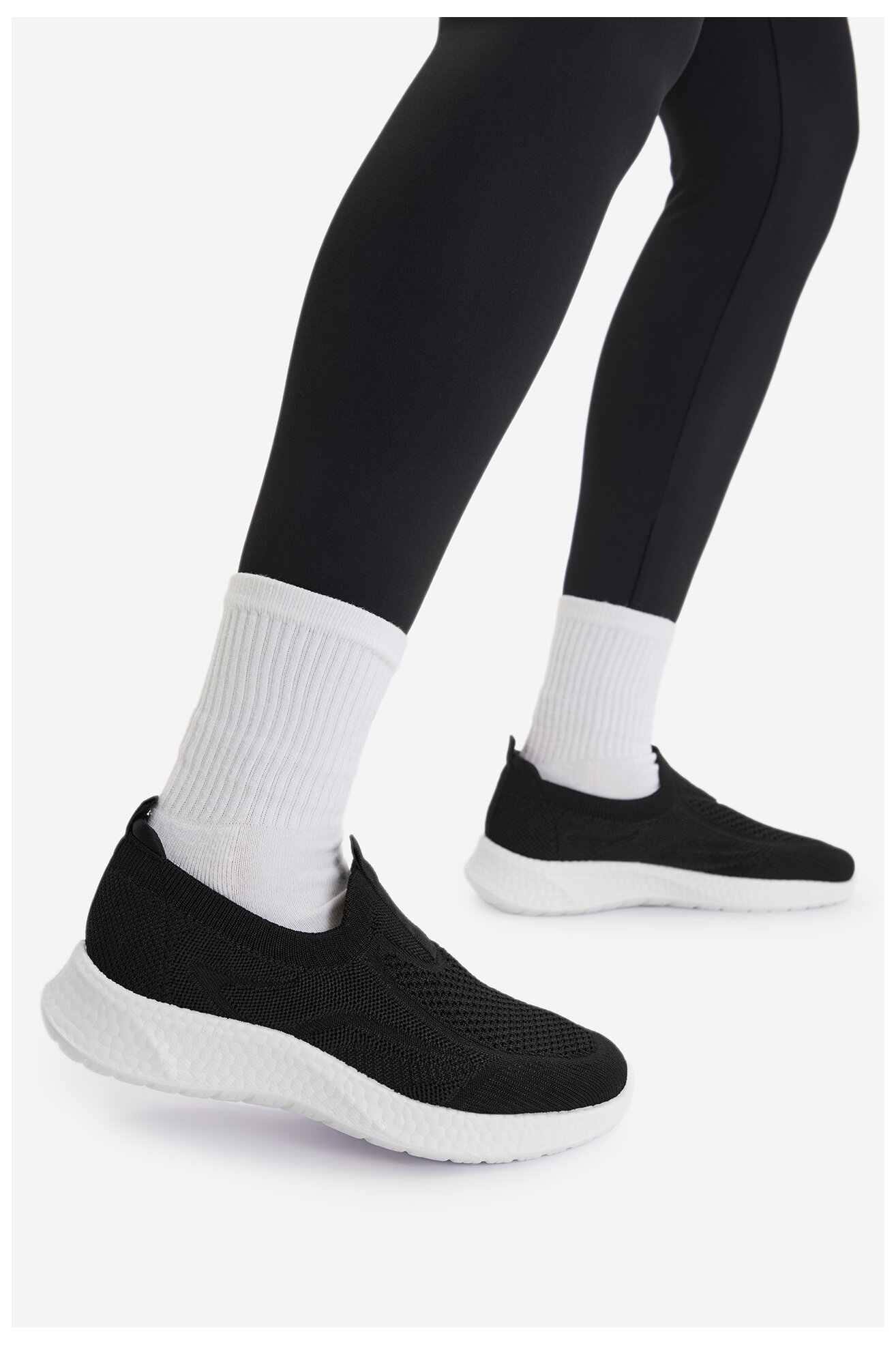 Patike Jenny CEO-WFA270923-2 CRNA