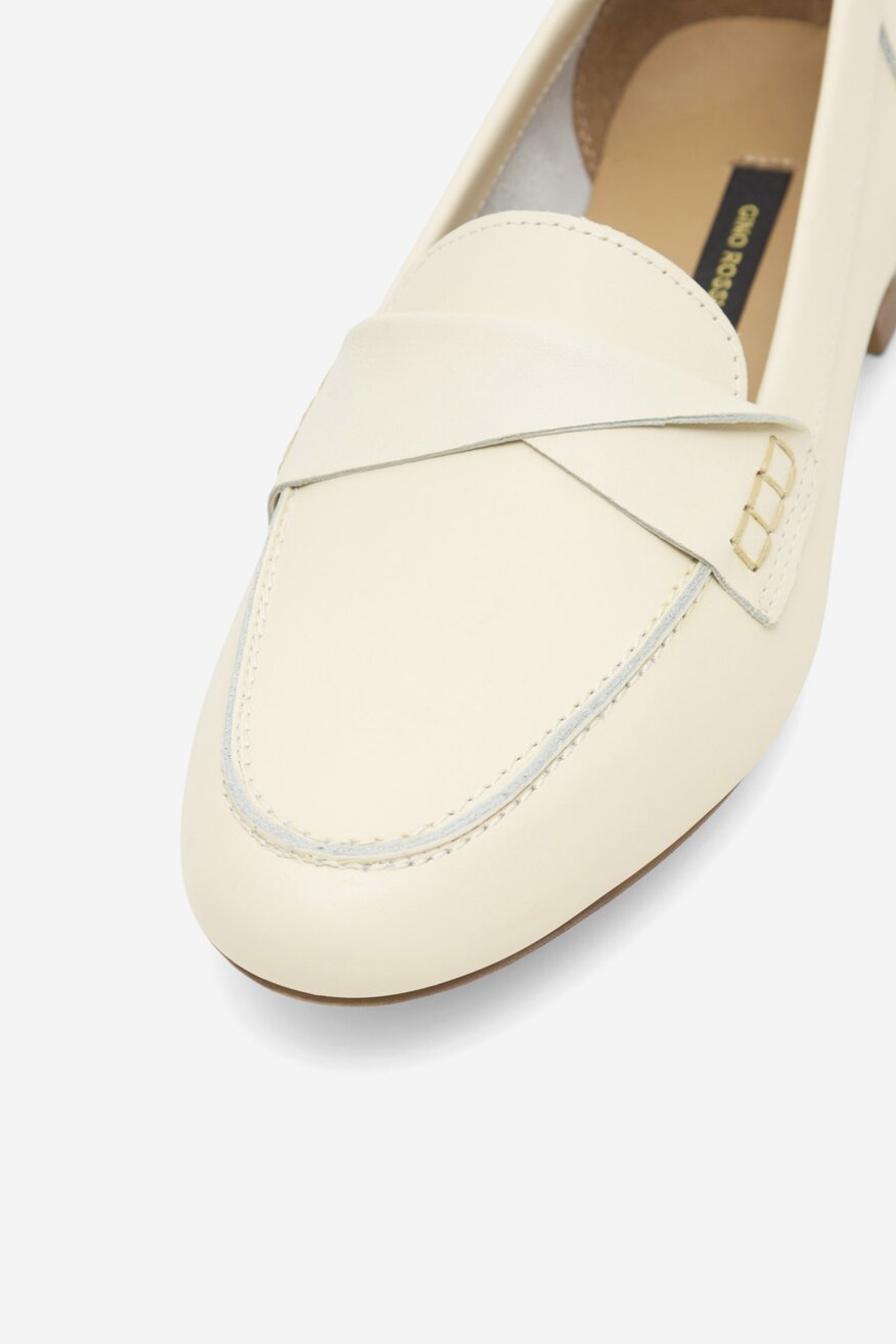 
                Мокасини Gino Rossi СЛОНОВА КОСТ - 5905588479376