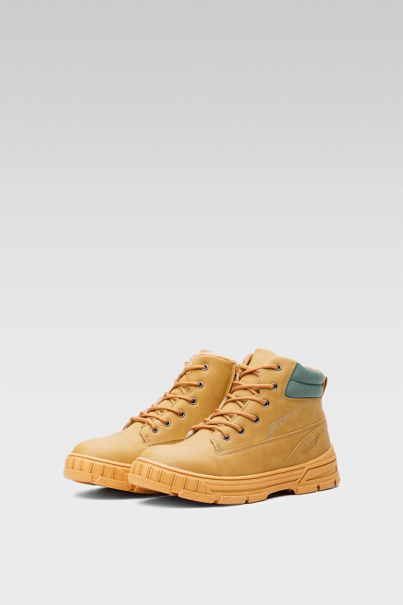 Trzewiki Action Boy AVO-70161-001 Camel