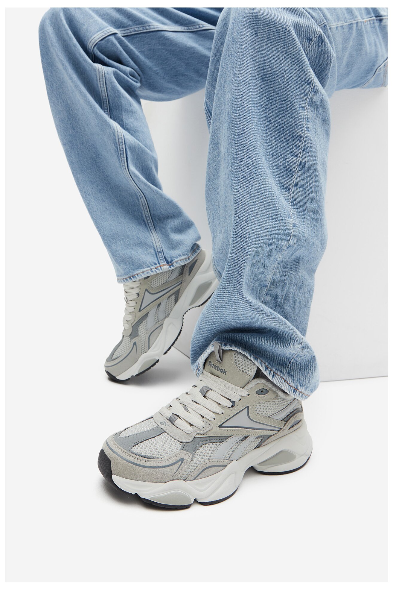 Кросівки спортивні Reebok CHARGE AR30246MSSZ СІРИЙ