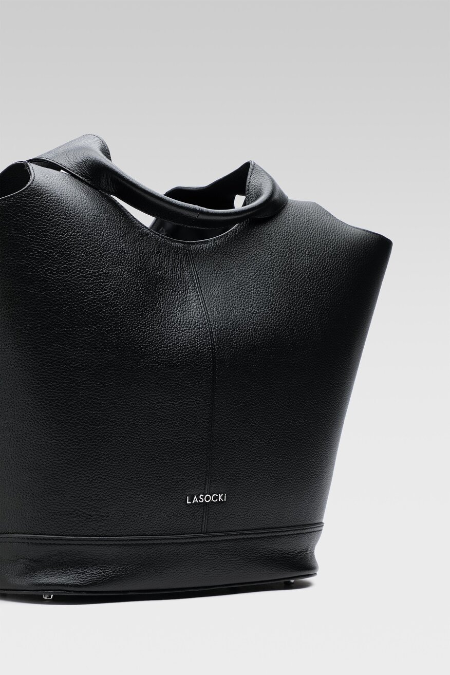 
                Lasocki - Skórzana torebka czarna - 5904248772581