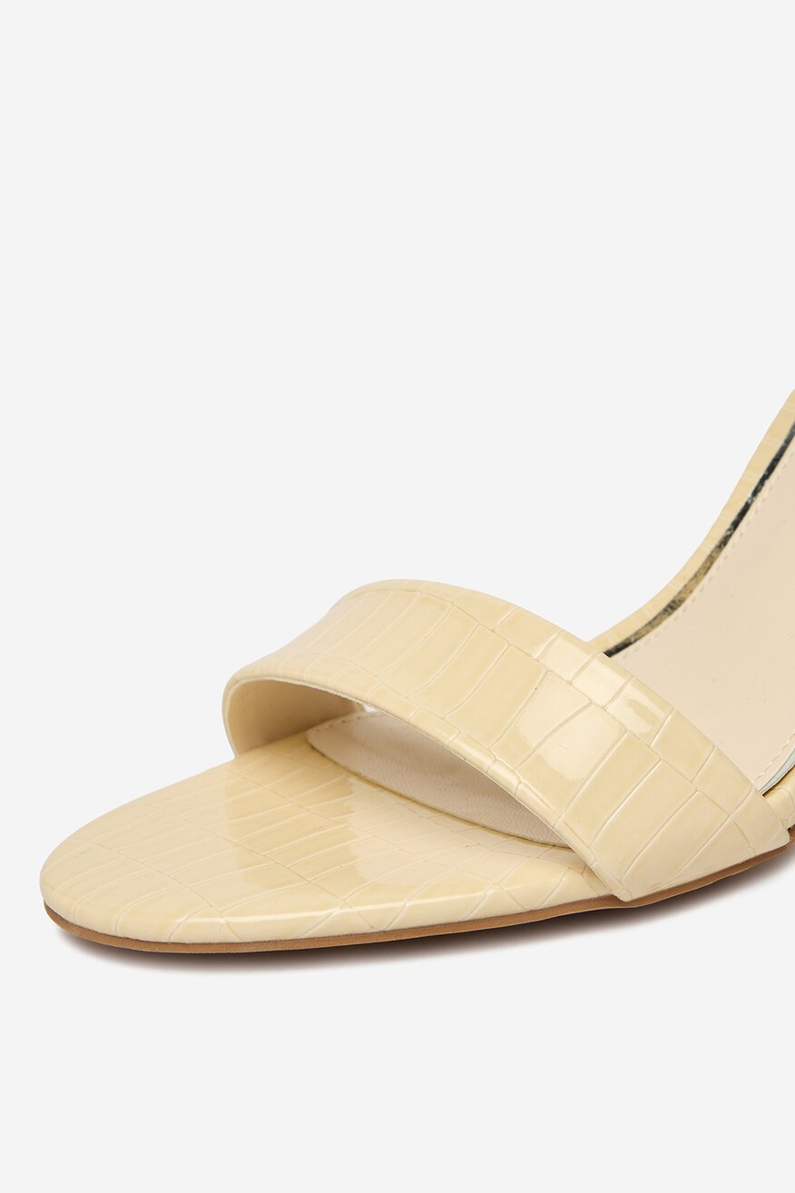
                NINE WEST - Sandały na słupku - 5906751037287